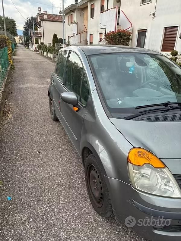 Usata Renault Modus 2006 Grigio Monovolume