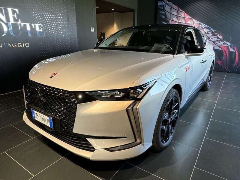 Grigio Usata 2023 DS Automobiles DS4 Performance Line Plus SUV | 39.900 € - Immagine 1/4