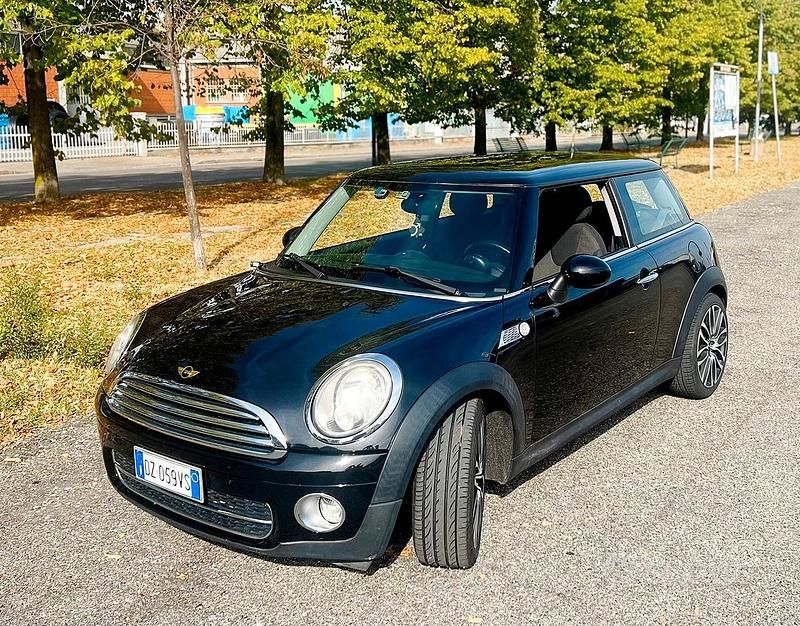 Nero Usata 2010 Mini Cooper D Due volumi | 5200 € (Buon prezzo) - Immagine 1/4