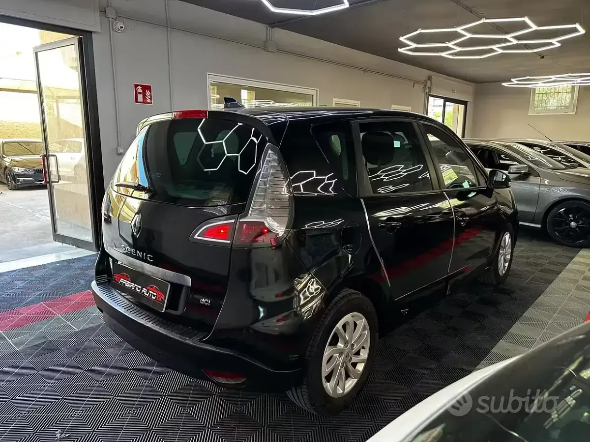 Usata Renault Scénic LIMITED 110 CV (80 kW) 2015 Nero Monovolume