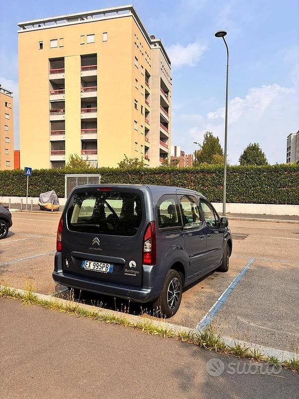 Usata Citroën Berlingo 75 CV (55 kW) 2015 Blu Monovolume
