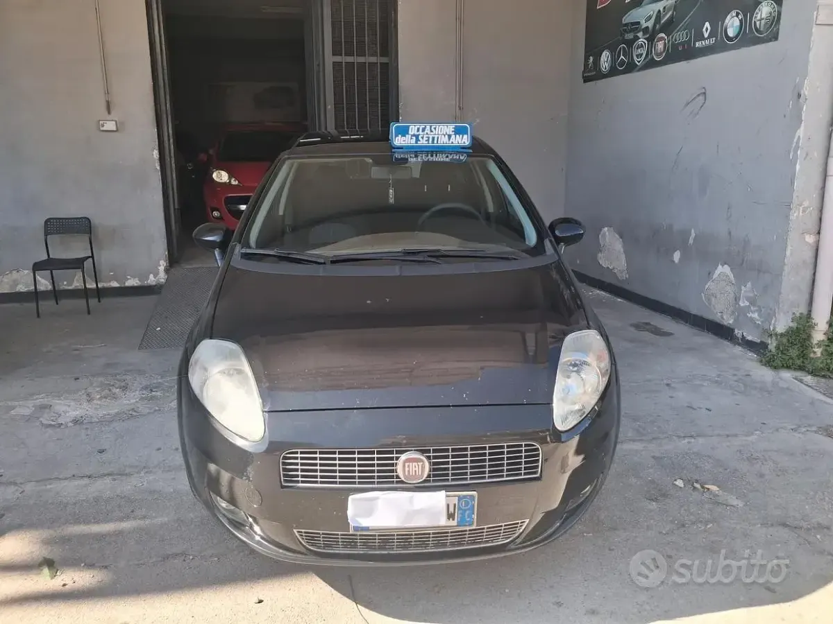 Usata Fiat Grande Punto 75 CV (55 kW) 2011 Nero Utilitaria