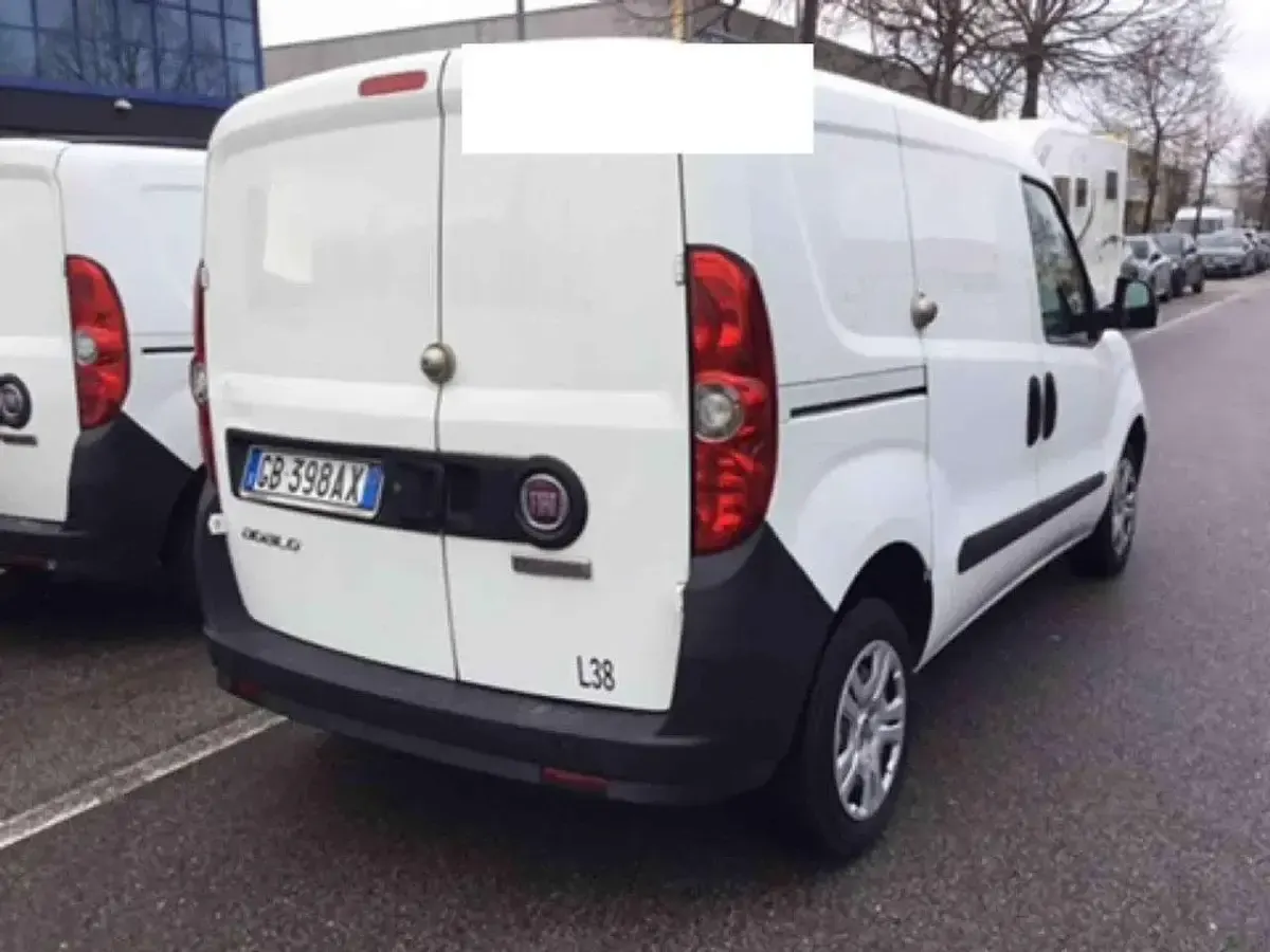 Usata Fiat Doblò Lounge 105 CV (77 kW) 2020 Bianco Monovolume