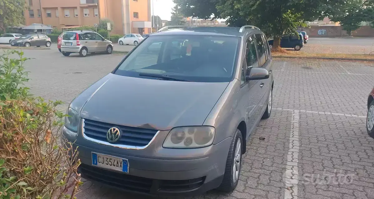 Usata VW Touran 140 CV (102 kW) 2004 Grigio Monovolume
