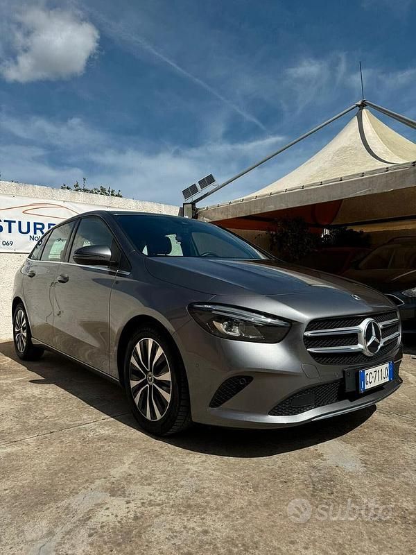 Usata Mercedes B180 Executive 115 CV (84 kW) 2020 Grigio Monovolume