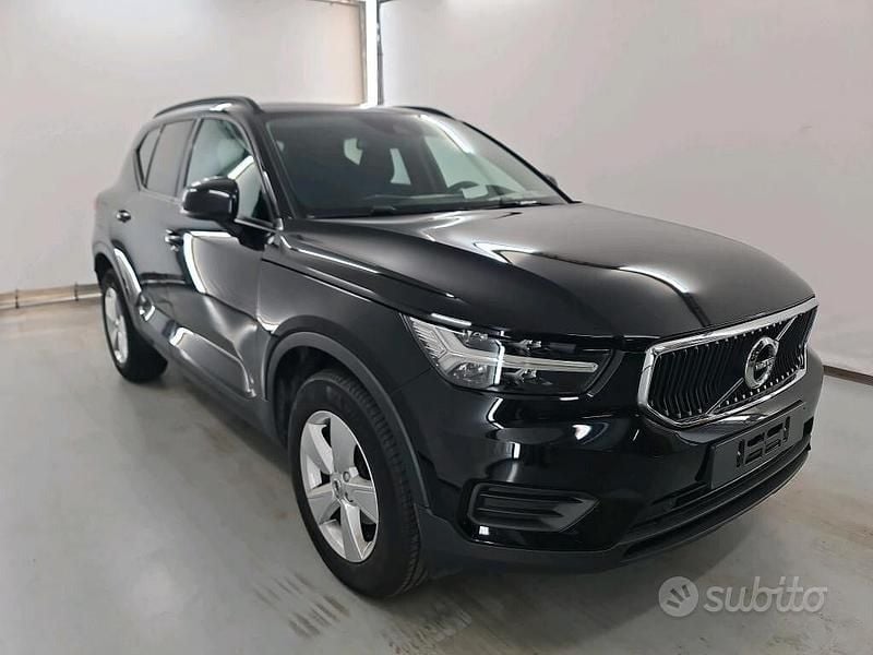 Usata Volvo XC40 Momentum 129 CV (94 kW) 2021 Nero SUV