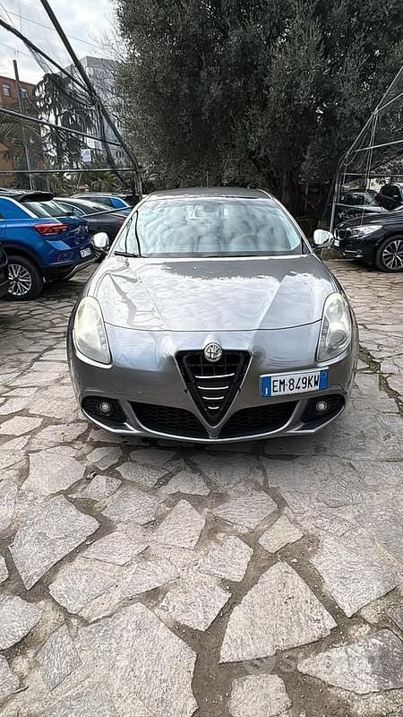 Grigio Usata 2012 Alfa Romeo Giulietta Berlina | 3200 € (Super prezzo) - Immagine 1/4