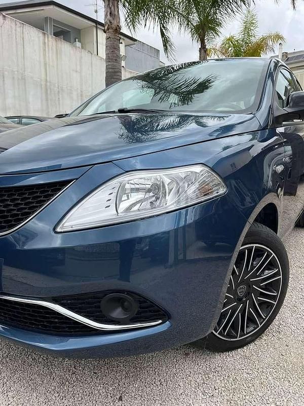 Usata Lancia Ypsilon Silver 69 CV (50 kW) 2022 Other Utilitaria