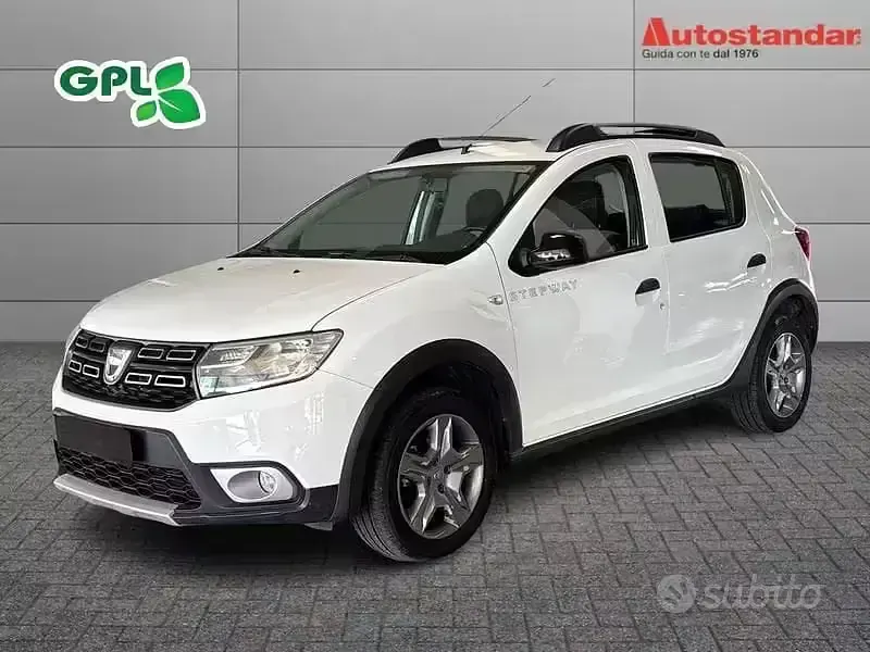 Usata Dacia Sandero Lauréate 90 CV (66 kW) 2017 Utilitaria
