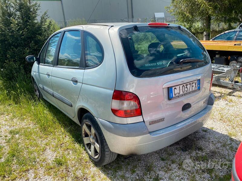 Usato 2002 Renault Scénic 1.9 Diesel (1.900 €)