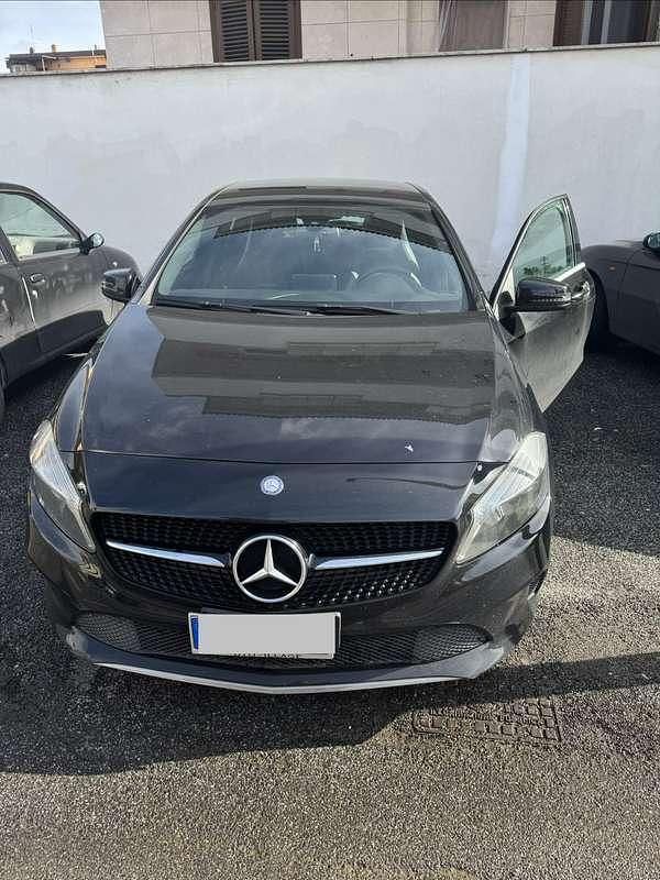 Usata Mercedes A180 Premium 109 CV (80 kW) 2017 Berlina