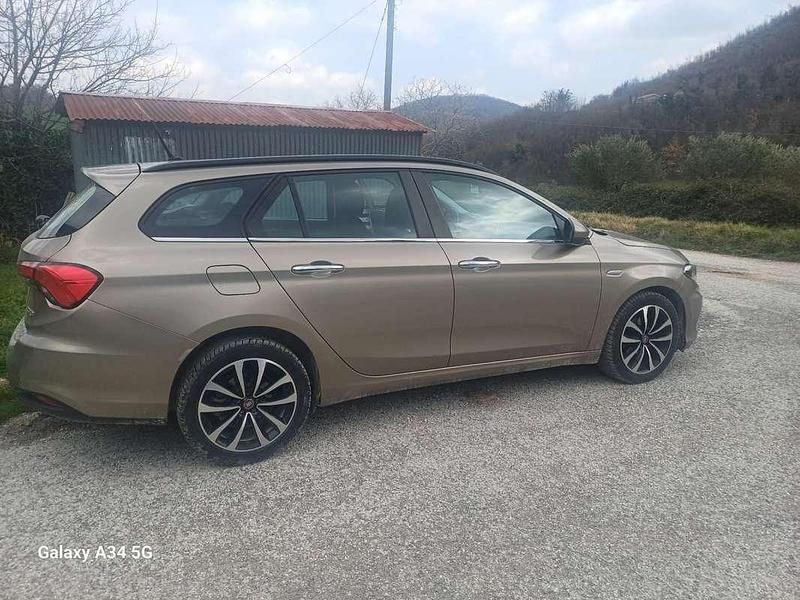 Usata Fiat Tipo Easy 120 CV (88 kW) 2017 Station wagon