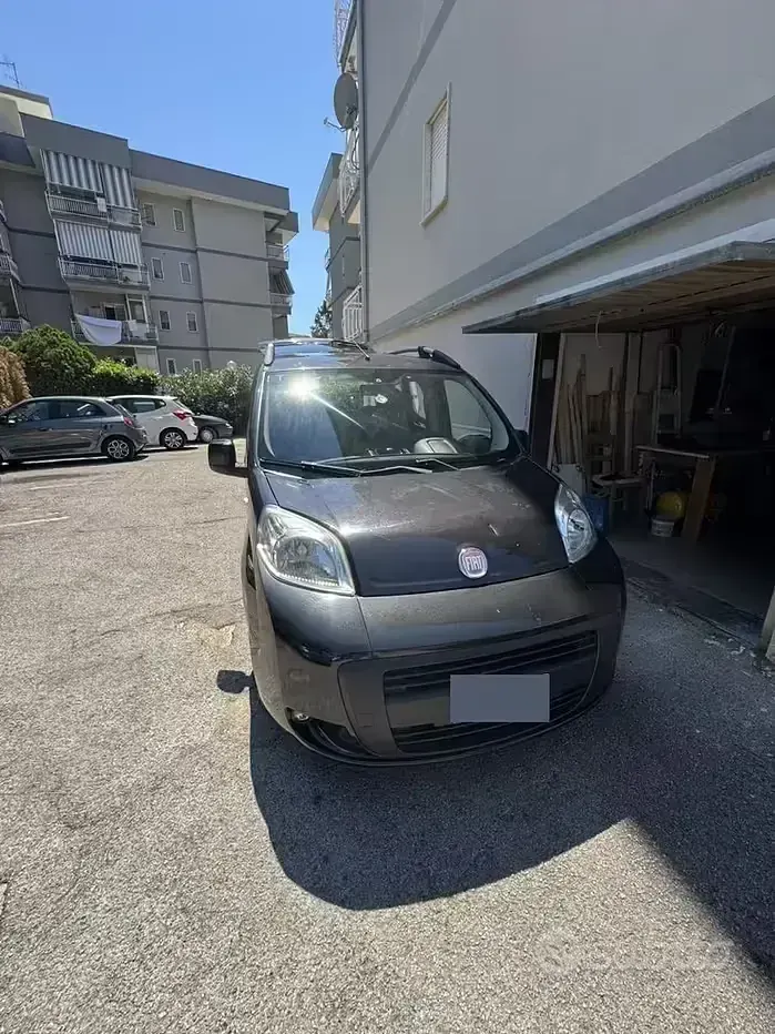 Usata Fiat Qubo Trekking 73 CV (53 kW) 2012 Nero Monovolume