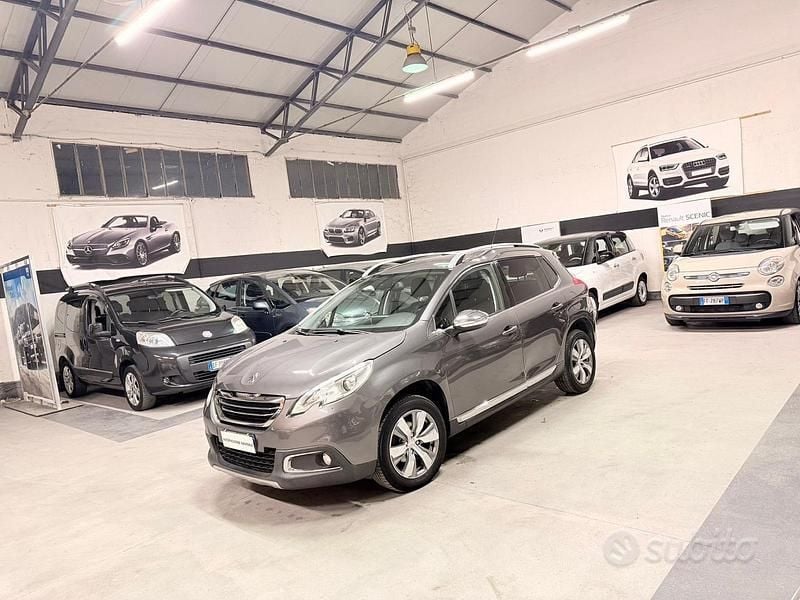 Grigio Usata 2015 Peugeot 2008 Allure SUV | 5950 € (Buon prezzo) - Immagine 1/4