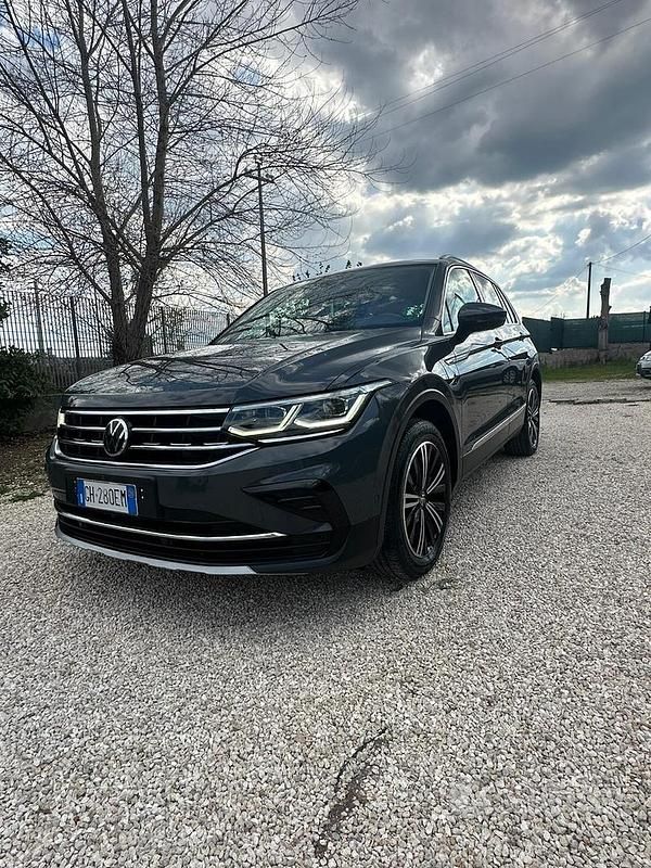 Usata VW Tiguan 150 CV (110 kW) 2021 Verde SUV