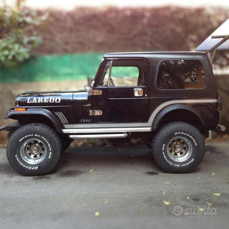 Usata Jeep CJ Laredo 150 CV (110 kW) 1980 Nero SUV