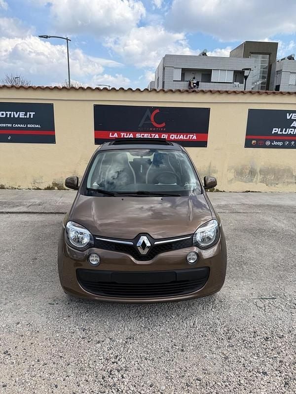 Usata Renault Twingo SE 71 CV (52 kW) 2015 Marrone Utilitaria