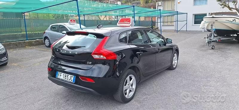 Usata Volvo V40 Kinetic 120 CV (88 kW) 2016 Nero Berlina