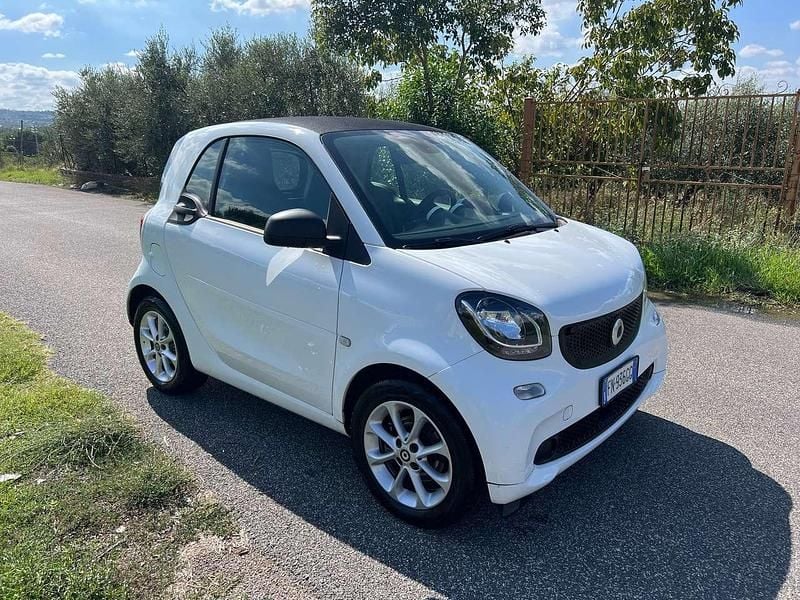 Usata Smart ForTwo Electric Drive 41 kW (56 CV) 2018 Bianco Utilitaria