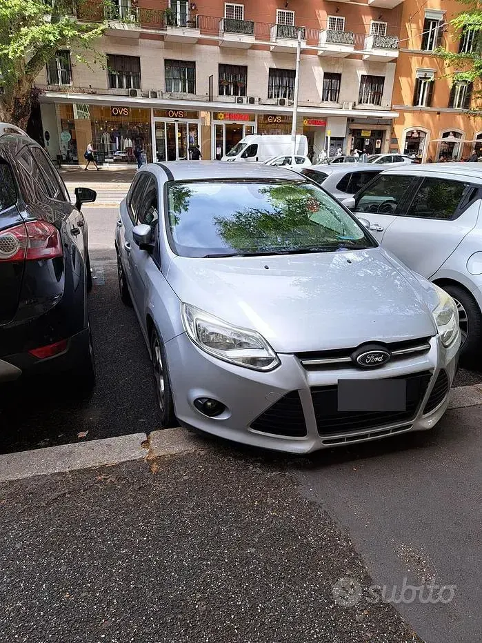 Usata Ford Focus 115 CV (84 kW) 2013 Grigio Station wagon