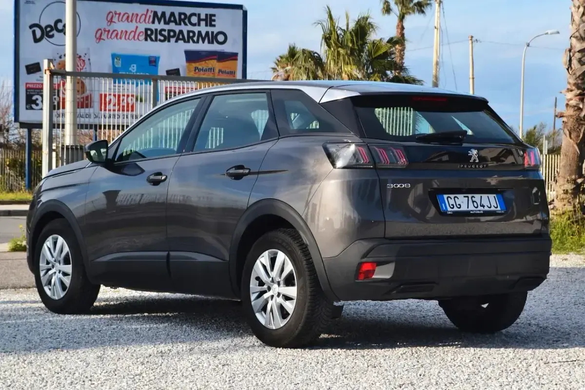 Usata Peugeot 3008 S 131 CV (96 kW) 2021 Grigio SUV