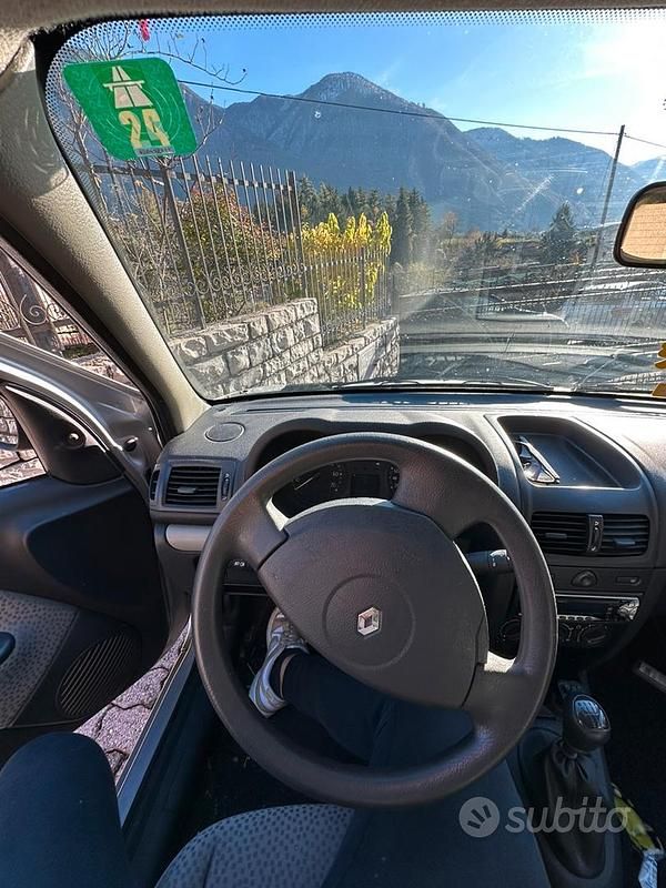Usata Renault Clio II 2005 Berlina