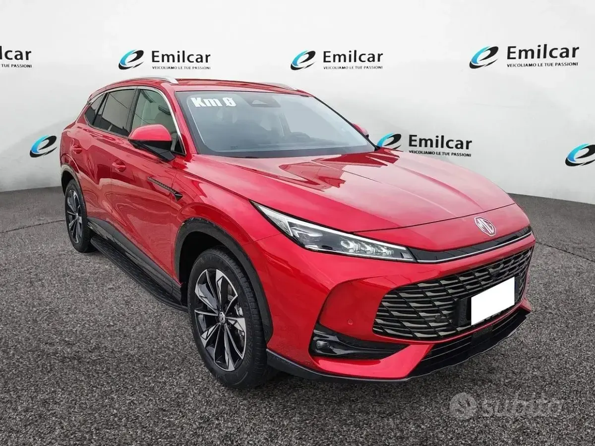 Nuova MG HS Luxury 2025 Rosso SUV