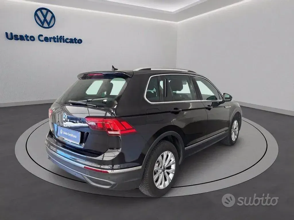 Usata VW Tiguan Life 150 CV (110 kW) 2021 Nero perla SUV