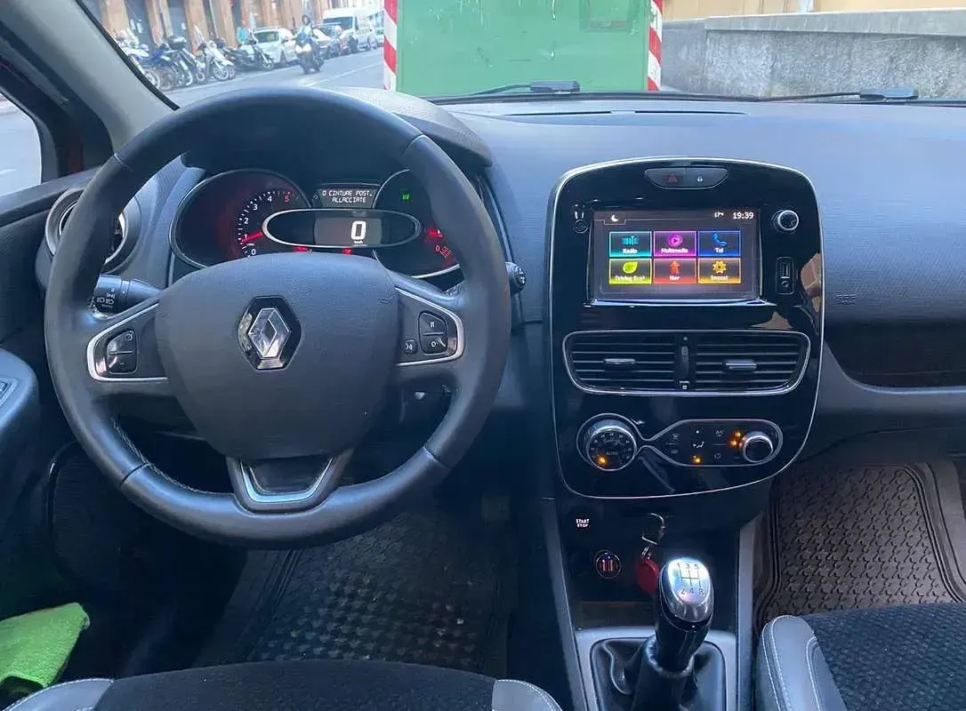 Usata Renault Clio Intens 90 CV (66 kW) 2016 Rosso Utilitaria