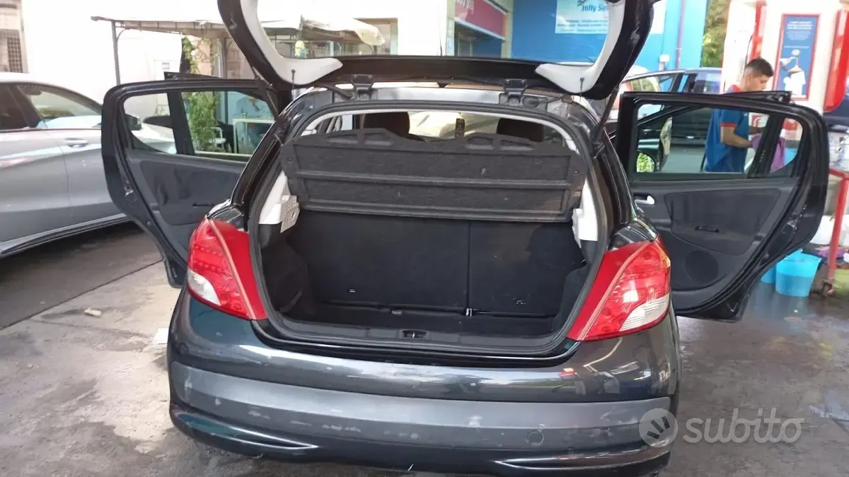 Usata Peugeot 207 73 CV (53 kW) 2009 Nero Berlina