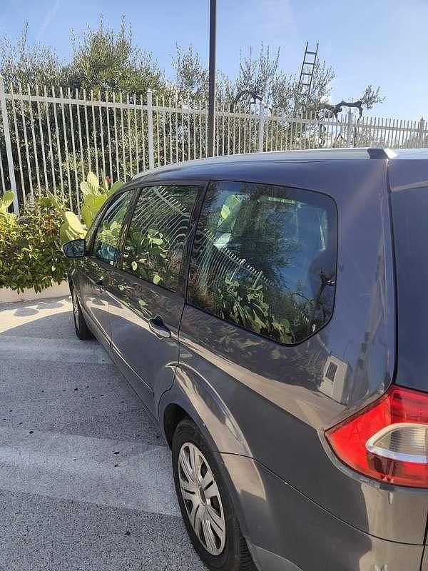 Usata Ford Galaxy Titanium 163 CV (119 kW) 2011 Grigio Monovolume