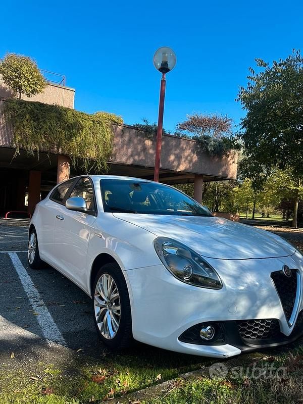 Usata Alfa Romeo Giulietta Super 120 CV (88 kW) 2018 Bianco Berlina