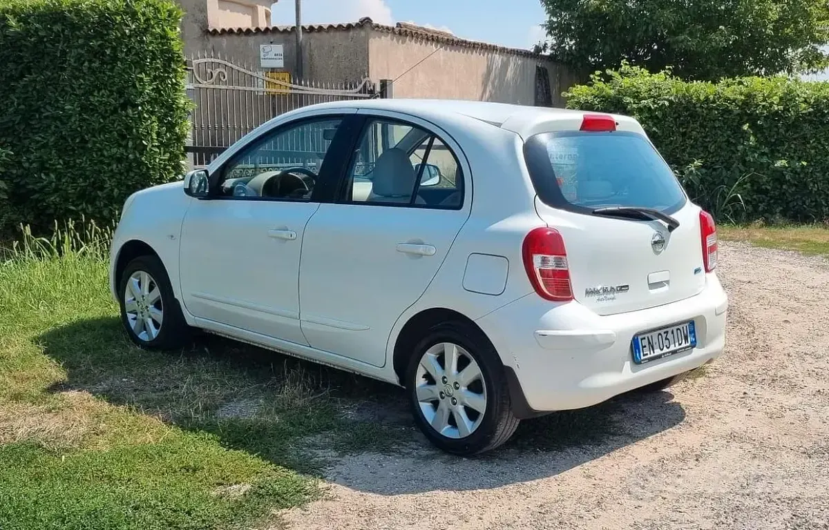 Usata Nissan Micra 80 CV (58 kW) 2012 Nero Utilitaria