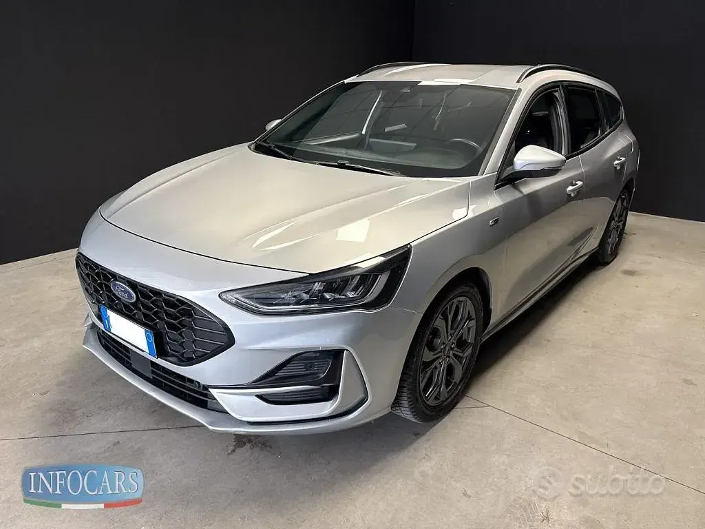 Usata Ford Focus ST-Line 155 CV (114 kW) 2023 Grigio Station wagon