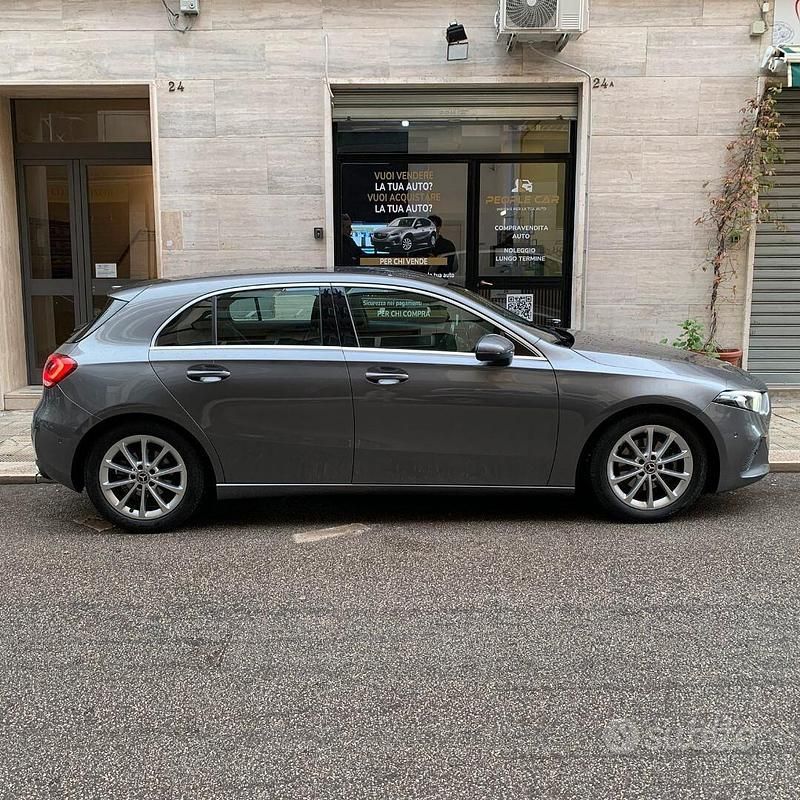 Usata Mercedes A180 Executive 116 CV (85 kW) 2018 Grigio Berlina