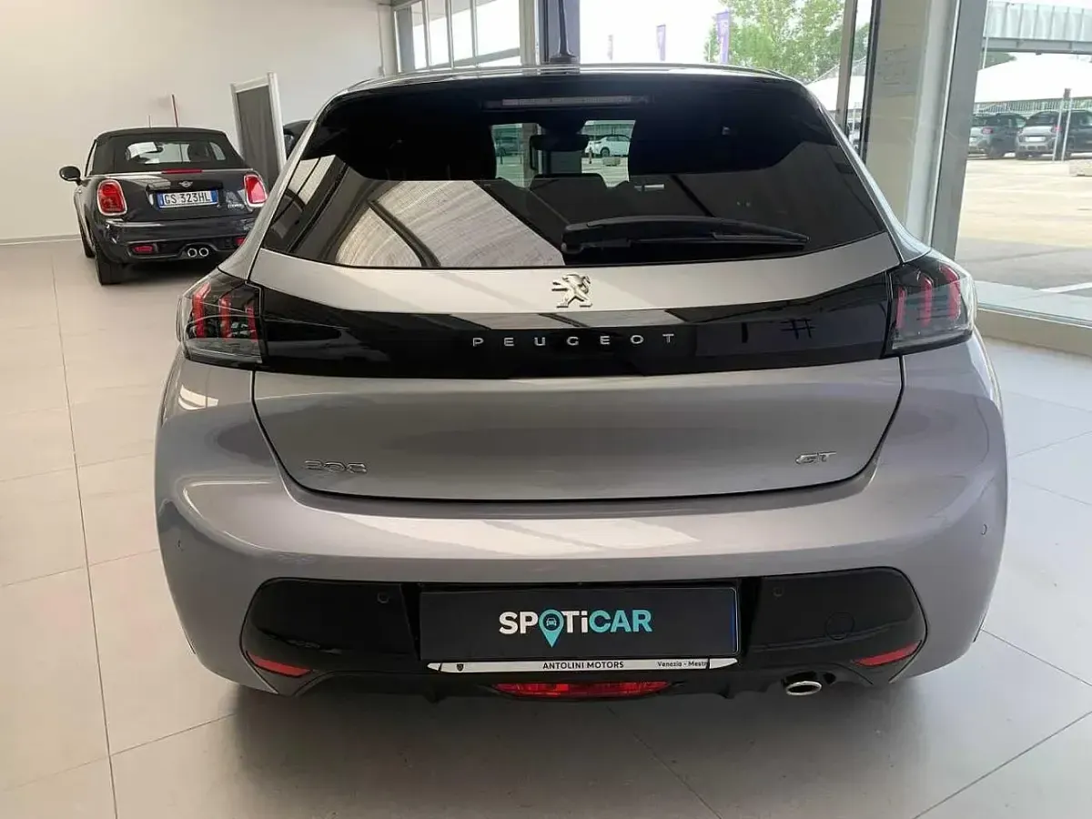 Usata Peugeot 208 GT 101 CV (74 kW) 2023 Grigio Utilitaria
