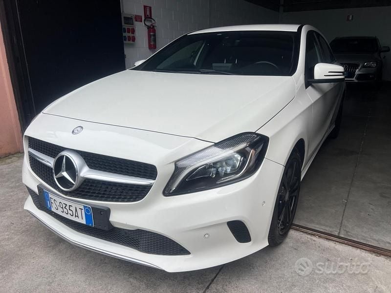 Bianco Usata 2016 Mercedes A200 Business Tre volumi | 11.500 € (Ottimo prezzo) - Immagine 1/4