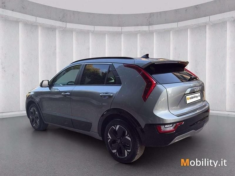 Usata Kia e-Niro 50 kW (68 CV) 2023 Steel grey SUV