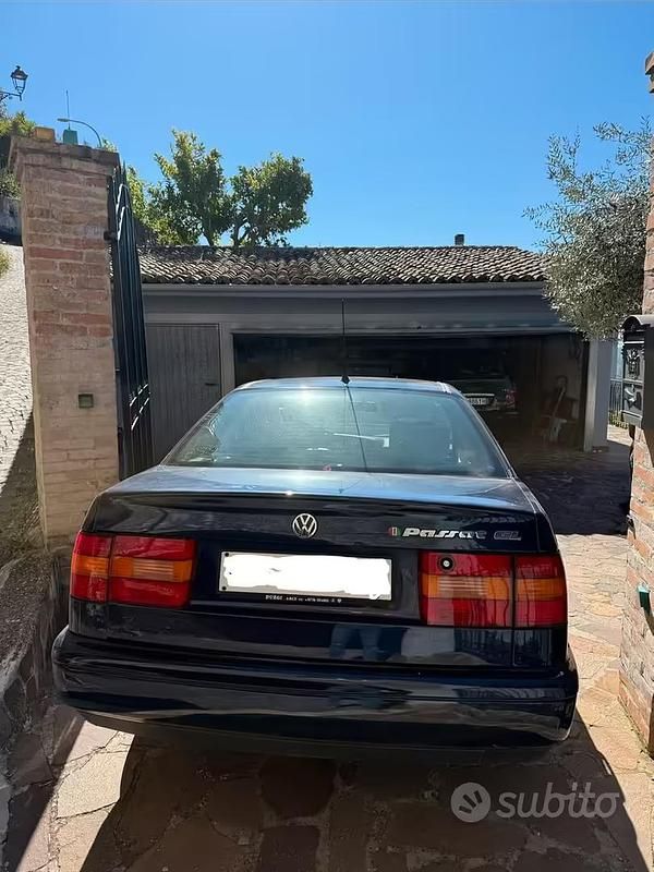 Usata VW Passat 110 CV (80 kW) 1995 Blu Berlina