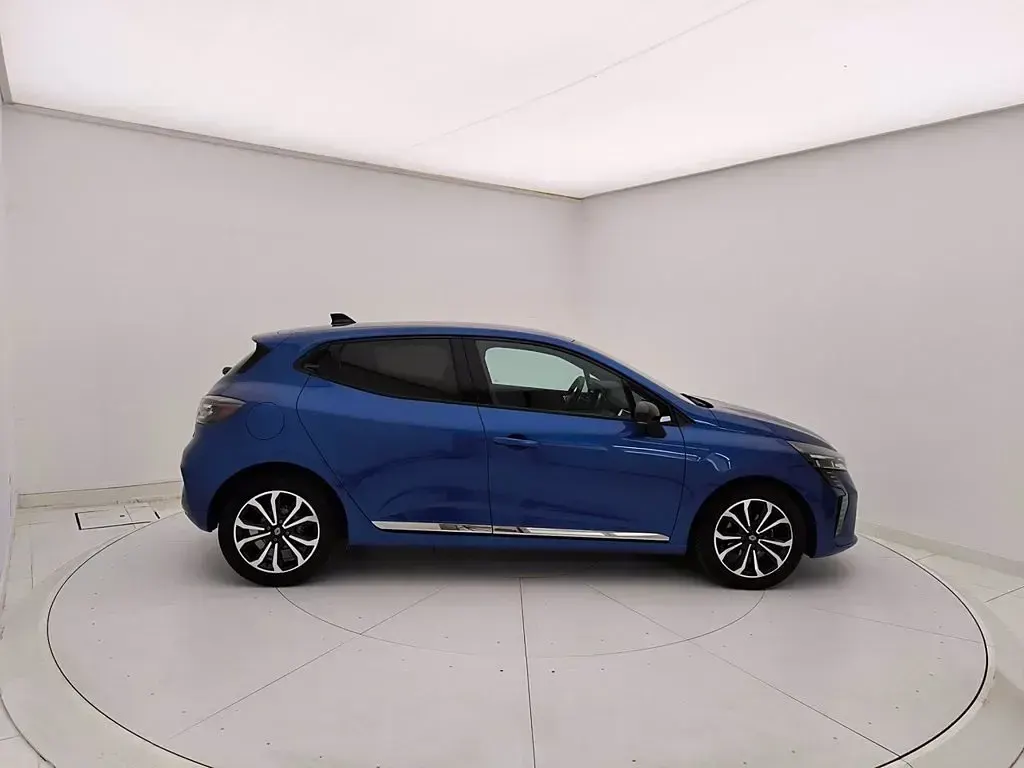 Usata Renault Clio Techno 91 CV (66 kW) 2025 Blu iron Utilitaria