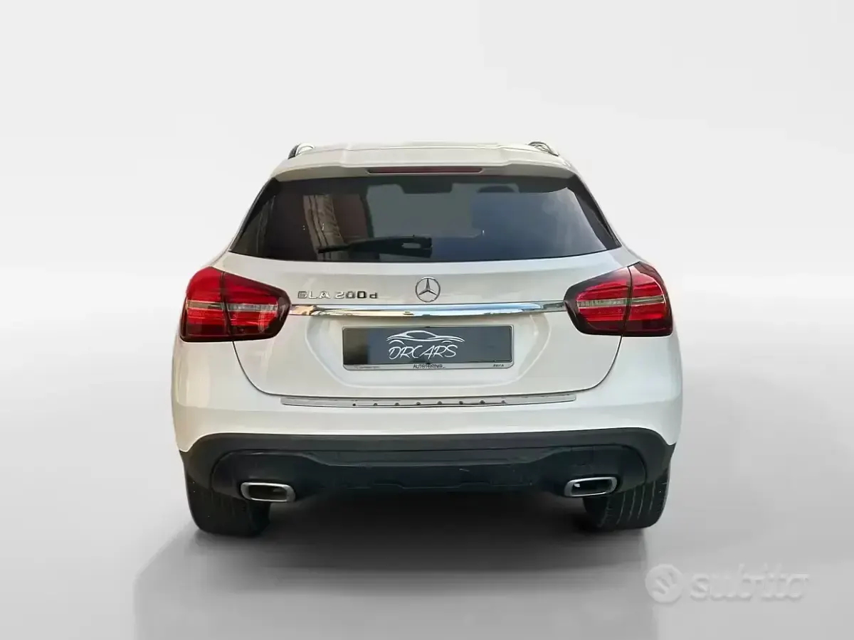 Usata Mercedes GLA200 Premium 136 CV (100 kW) 2018 Bianco SUV