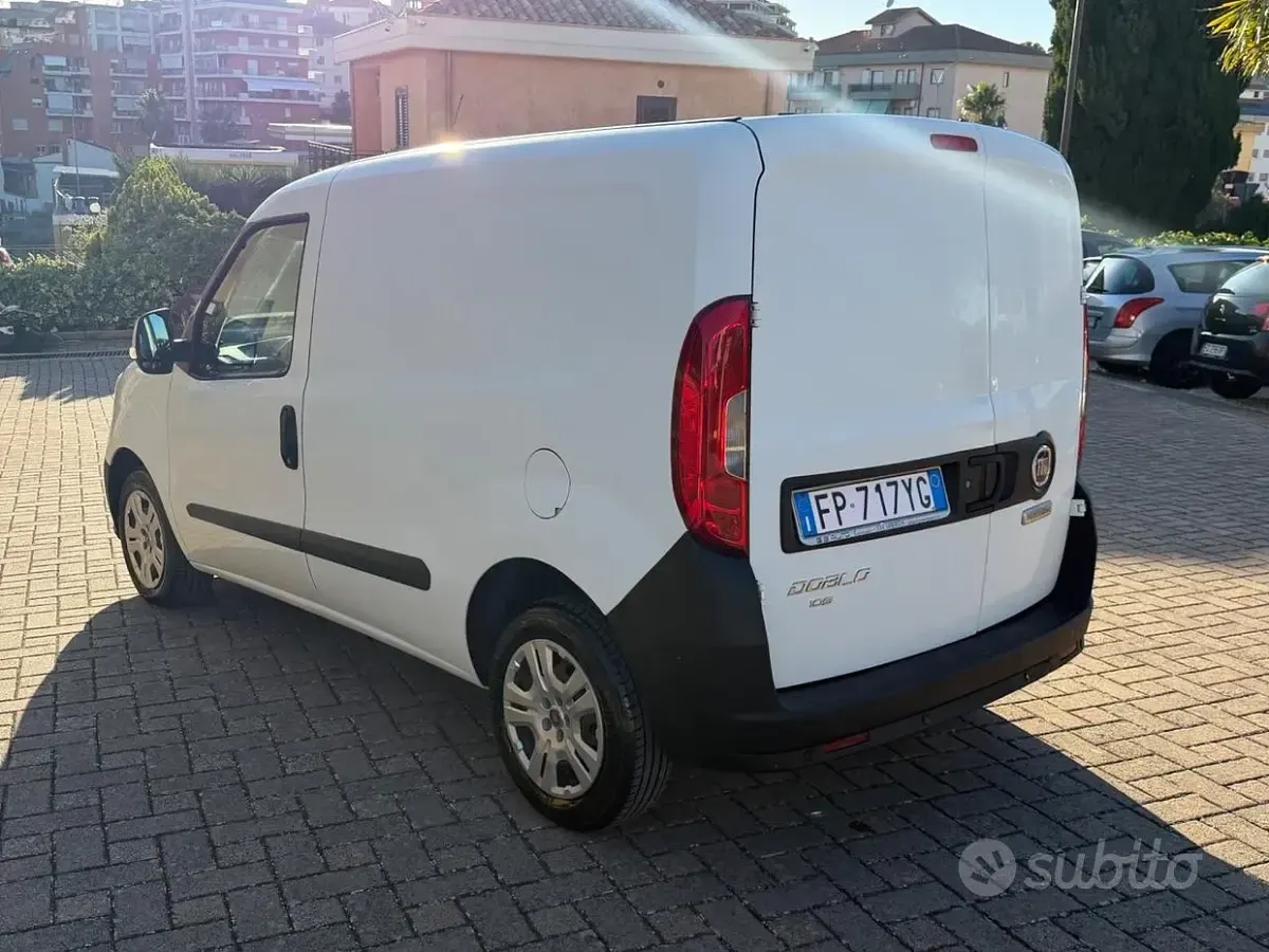 Usata Fiat Doblò 105 CV (77 kW) 2018 Bianco Monovolume