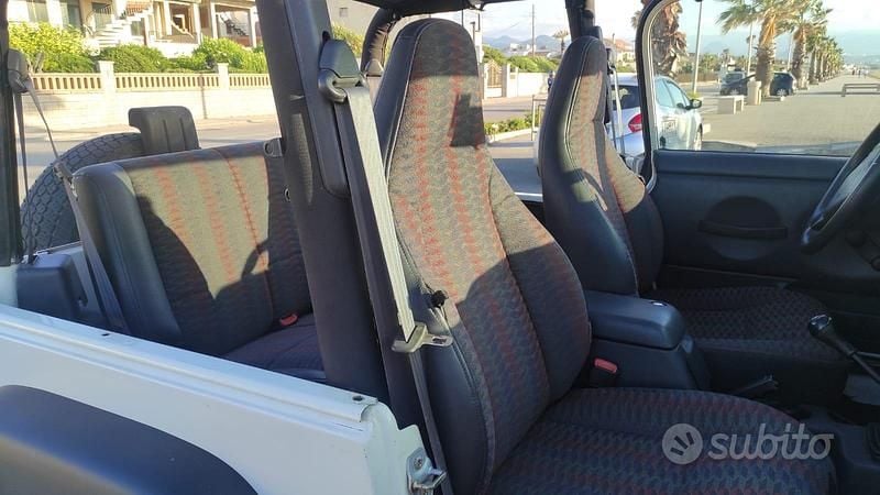 Usata Jeep Wrangler Sport 177 CV (130 kW) 1999 Bianco SUV