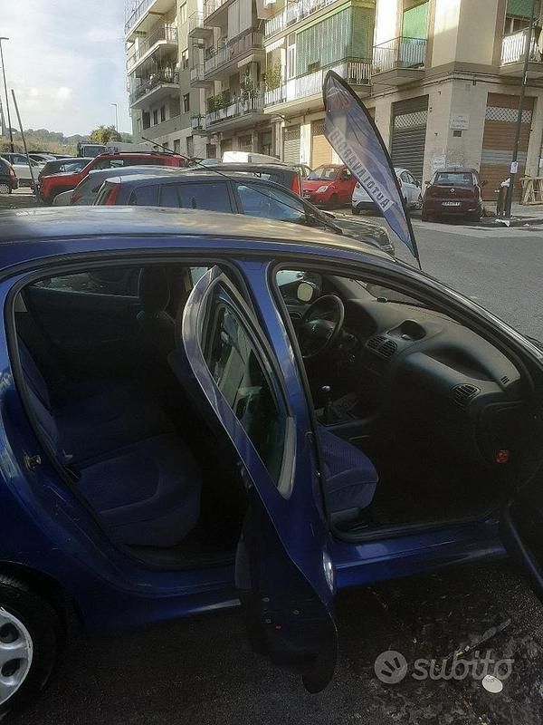 Usata Peugeot 206 68 CV (50 kW) 2005 Blu Berlina