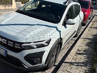 Usata Dacia Sandero Stepway 91 CV (66 kW) 2025 Bianco Berlina