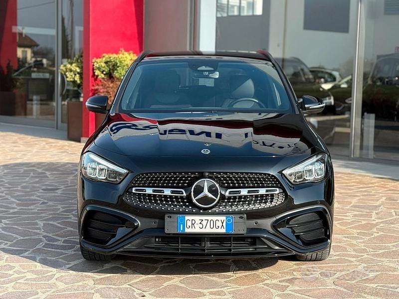 Usata Mercedes GLA200 AMG Line Premium 150 CV (110 kW) 2023 Nero SUV