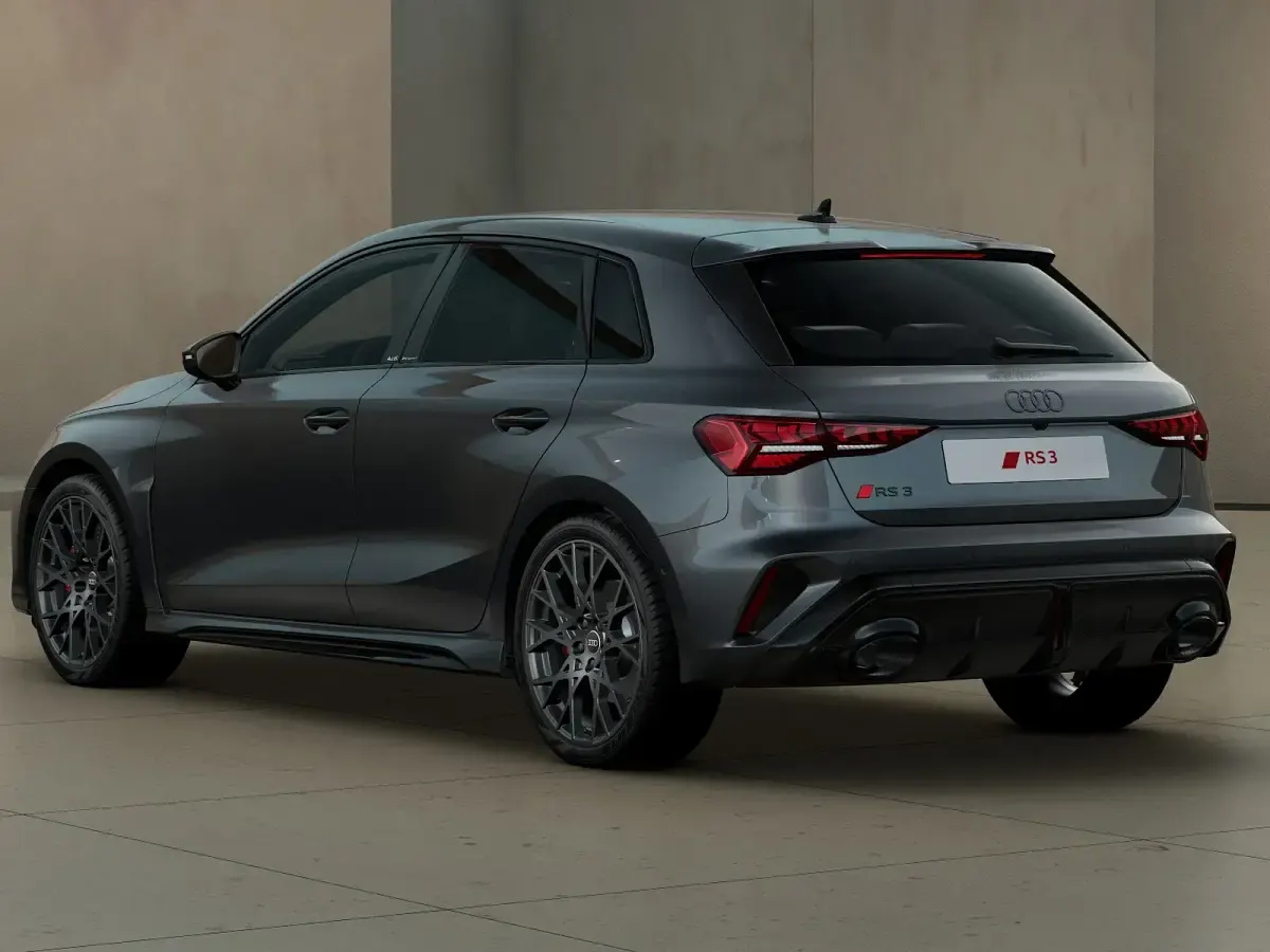 Nuova Audi RS3 Comfort 400 CV (294 kW) 2026 Grigio daytona perlato Berlina