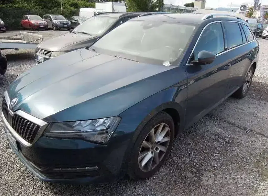 Usata Skoda Superb Executive 200 CV (147 kW) 2022 Blu/azzurro Station wagon
