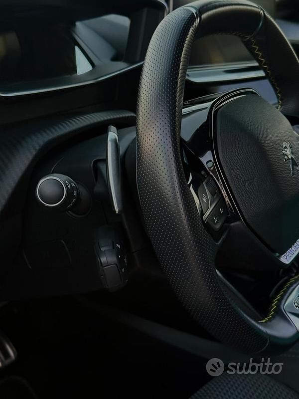 Usata Peugeot 208 GT 130 CV (95 kW) 2023 Grigio Utilitaria