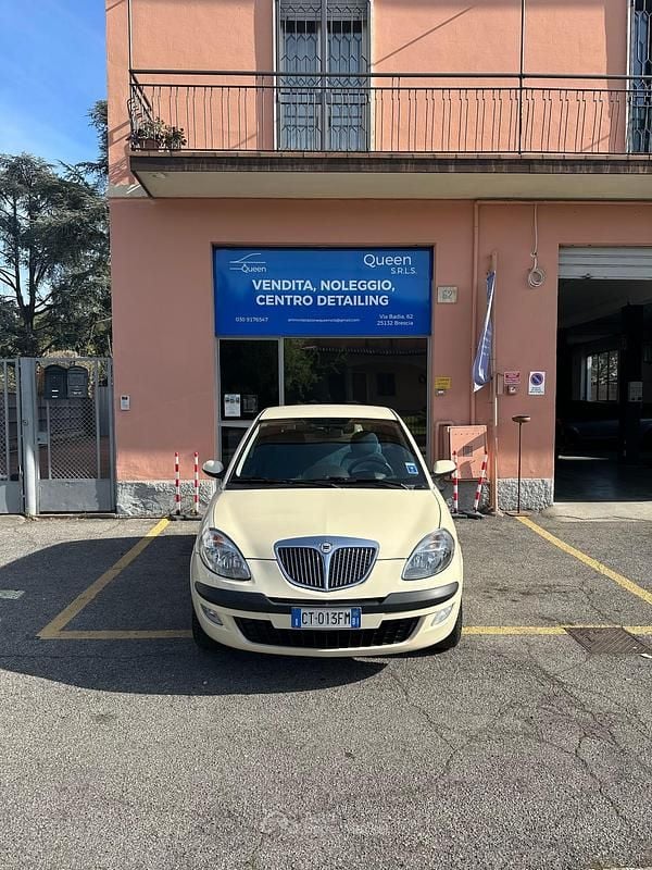 Usata Lancia Ypsilon 60 CV (44 kW) 2005 Bianco Utilitaria